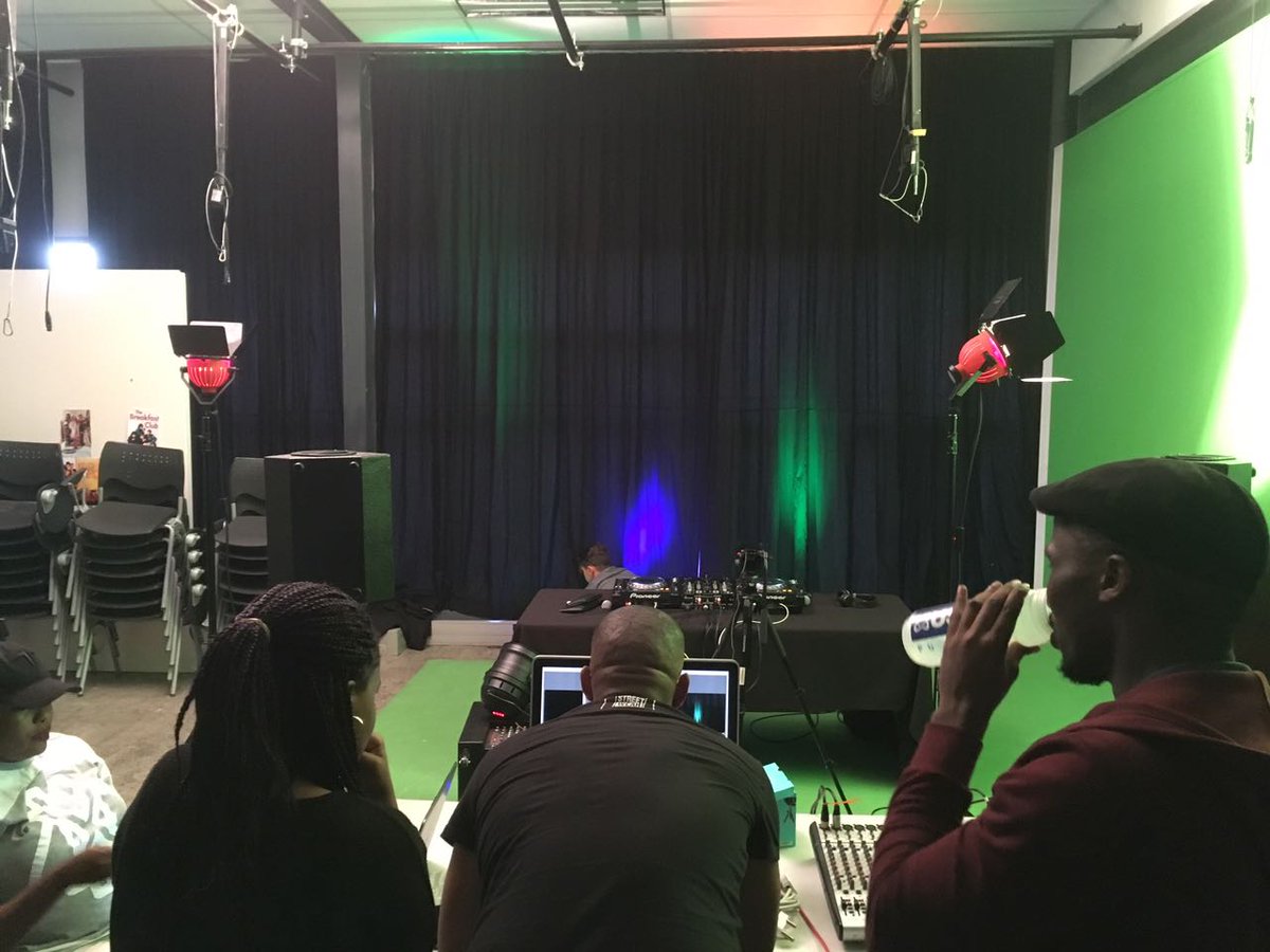 saesouthafrica's tweet photo. Behind the scenes on Friday night transmitting our LIVE DJ mixes with @DiloXclusiv & @thibotazz for our #EvolutionRoom Sessions with @bridgesformusic
#IDoWhatiLove #KnowledgeIsPower https://t.co/xfcBOL5OhS