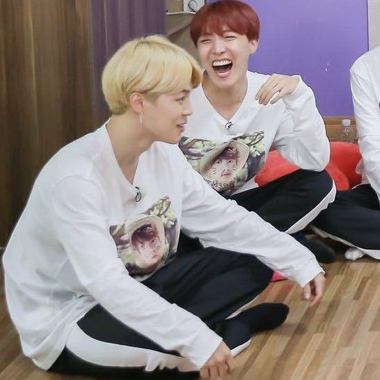 adicttxehy's tweet photo. My loves.โคโคโคโค #Jimin #Hoseok #run27 https://t.co/iXP8KPI1uu