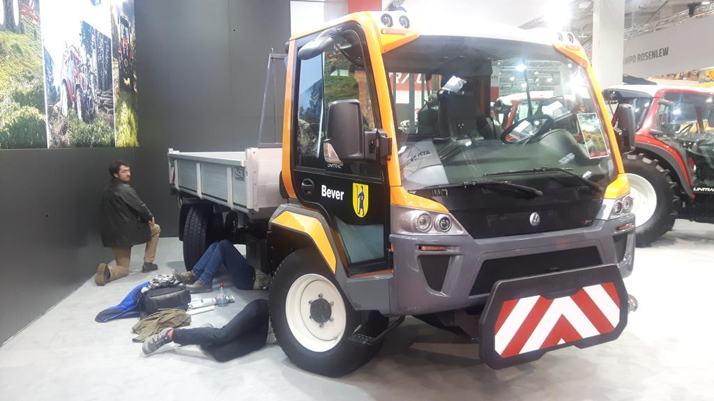 HarperAdams_Eng's tweet photo. How do you know you're a @HarperAdamsUni engineer?
When you're underneath a machine because it looked 'interesting'
#Agritechnica https://t.co/Spe7p9GX7g