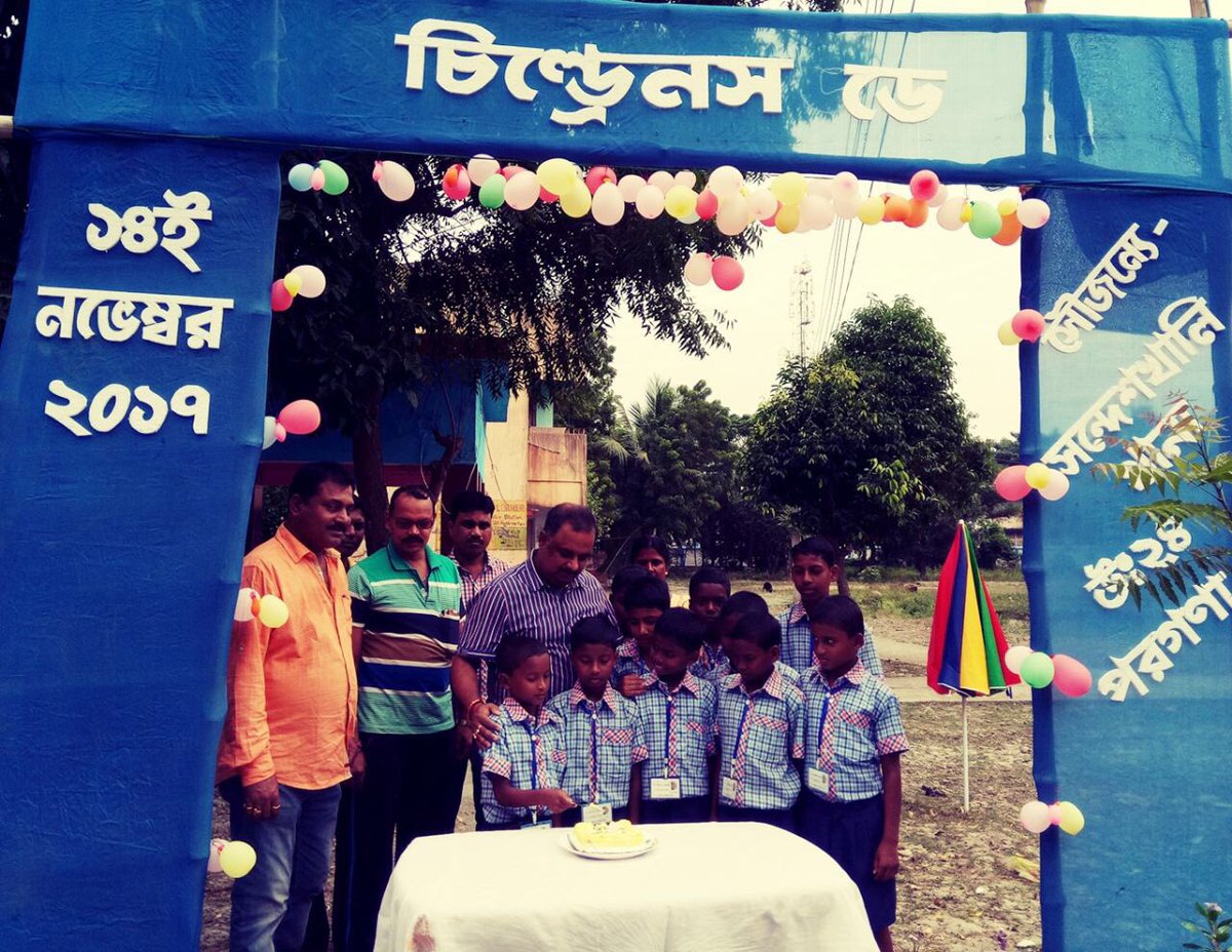 N24PoliceDist's tweet photo. Children's Day celebration at Sandeshkhali Police Station along with 10 destitute boys residing at "AMRA KORBO JOY" (A Cottage Home for destitute boys) at Sandeshkhali maintained by Joygopalpur Youth Development Centre (JYDC). https://t.co/cNAJTfHcKa