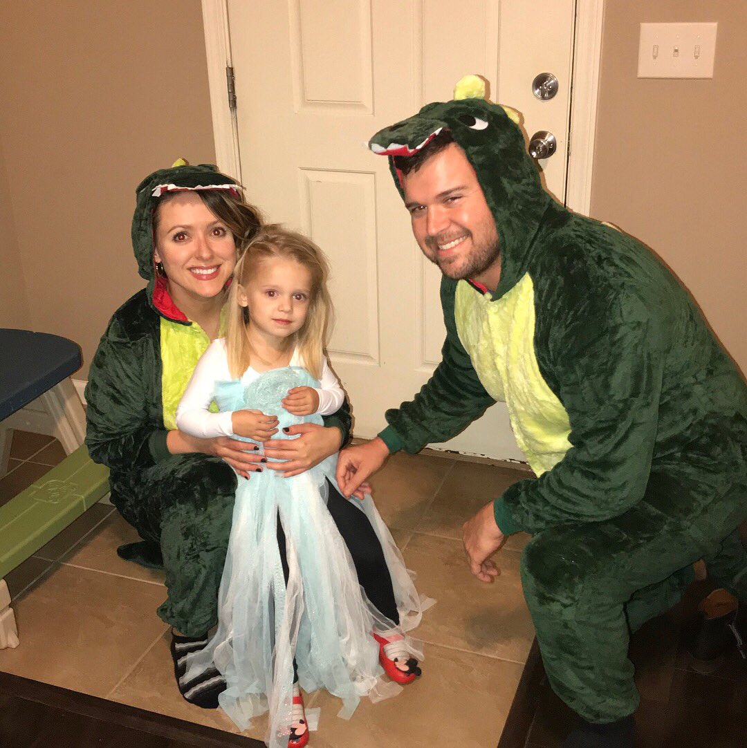 nicksmith_30's tweet photo. @GameOfThrones Family was sick on Halloween so better late than never. #Khaleesi #RIPViserion https://t.co/dA6tC7o3oE