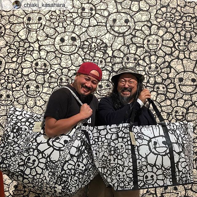 takashipom's tweet photo. 📷 @wakamoon &amp; @chiaki_kasahara_  kaikaikiki BAG at @complexcon @madsaki Long Beach, California https://t.co/shV7mgrGbM https://t.co/YAQKGAuM9d