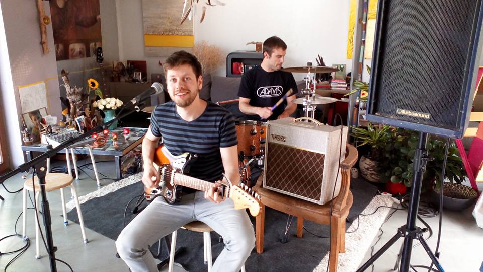 BarelyAutumn's tweet photo. Truly the perfect setting to play a duo #show yesterday at @TRIX_online with @leifvollebekk. It made us want to do some living room #concerts next February - March. So send us a message or an email at barelyautumn@hotmail.com if you want us to play some tunes by your fireplace 🔥 https://t.co/lgMtk1EFXi