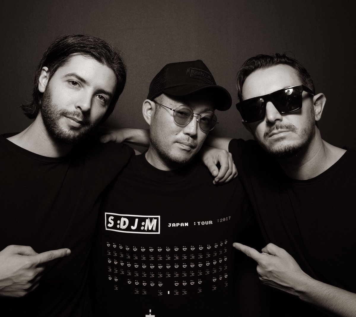 beatman55's tweet photo. Squad👆
W/ @Simondejano @MadwillMusic
Backstage at @SDJMmusic Japan tour 🙌
@club_joule
One of the most fantastic gigs ever😆🙏
#sdjm #simondeJano #madwill #groovehouse #progressivehouse #electromusic #electrohouse #axtone #edm #housemusic #dj #absolutemusic #beatman https://t.co/HwW8GVe7Nv