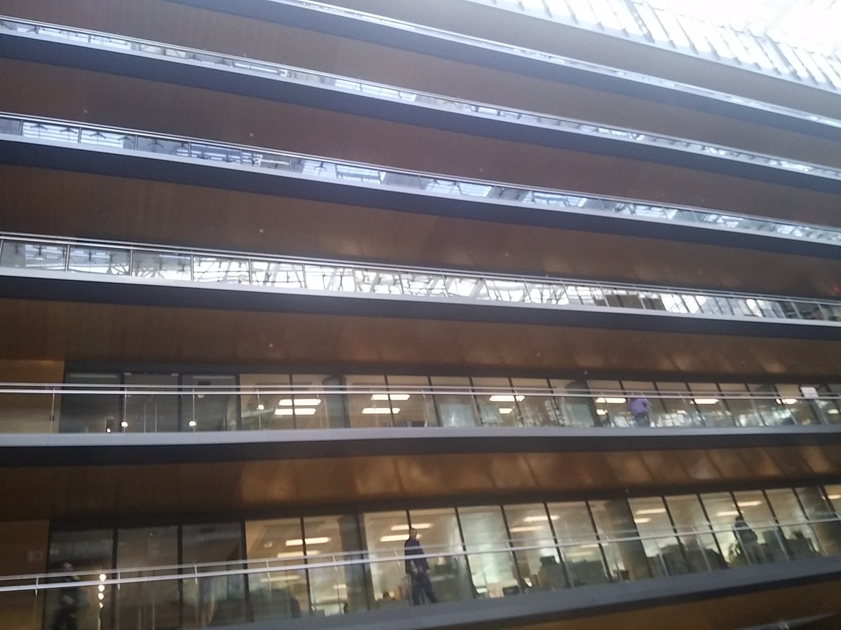 servilleta's tweet photo. #EnelFocusOn #Madrid impresionados por las características energéticasde HQ @Endesa Compartiendo con un grupo de profesionales heterogéneos #digizens @EnelGroupES https://t.co/1Tfc8jpZuf