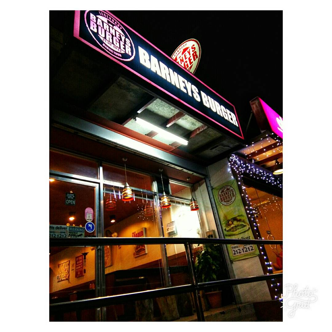 itsjeanea's tweet photo. @barneysburgerph 11.07.17 <3
.
.
.
.
#foodporn #burger #barneysburger #15th #latepost https://t.co/NolPCCe8H2