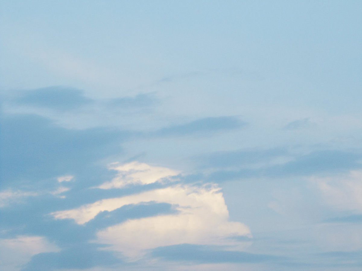 jkimfolder's tweet photo. วันนี้เมฆน่ารัก ⛅ https://t.co/A3E32umNzB