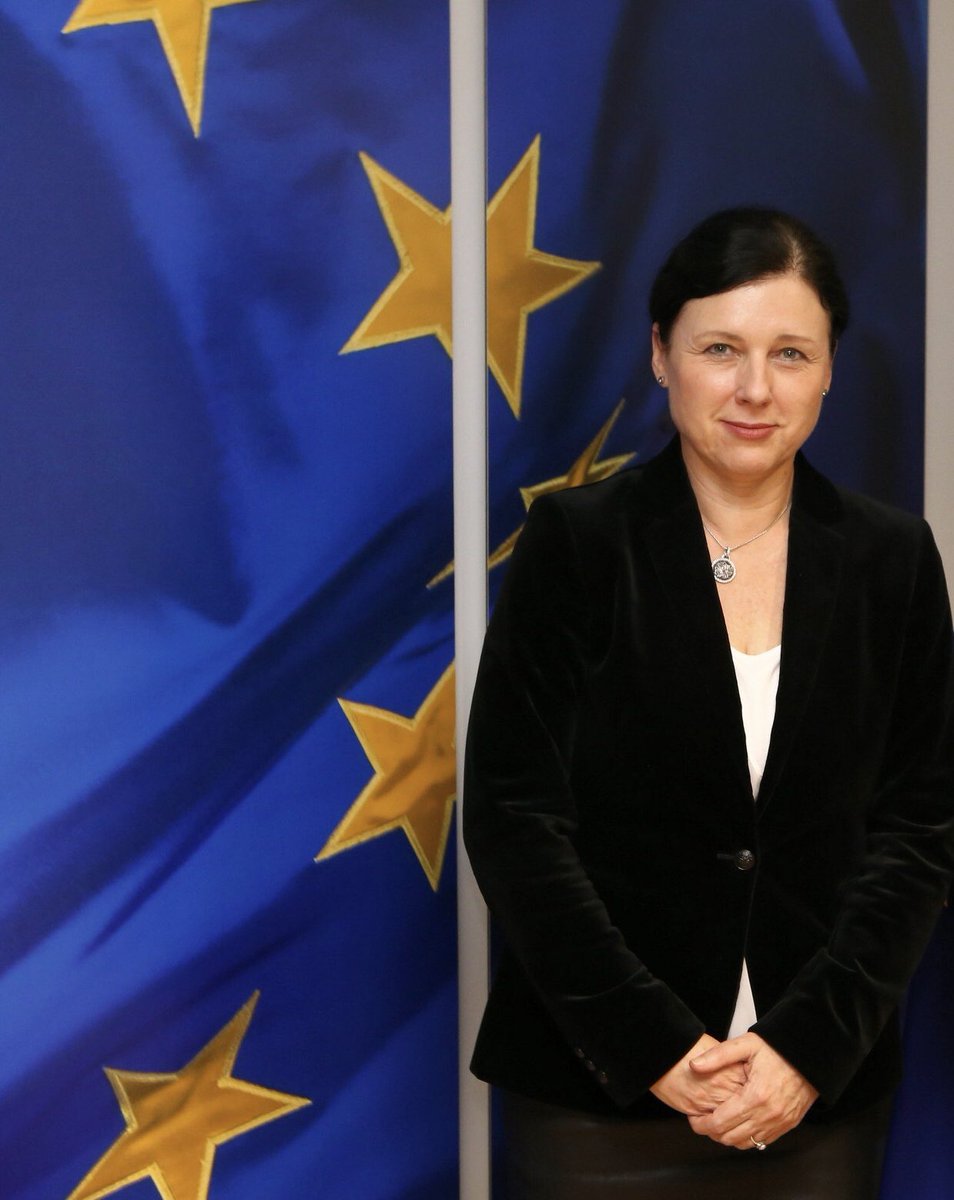 VeraJourova's tweet image. Today,  the @Europarl_EN ok&apos;ed new rules on #EUconsumerprotection cooperation (#CPC) that will give national authorities the necessary powers to investigate and stop practices of businesses breaching EU consumer rules. #EU4consumers