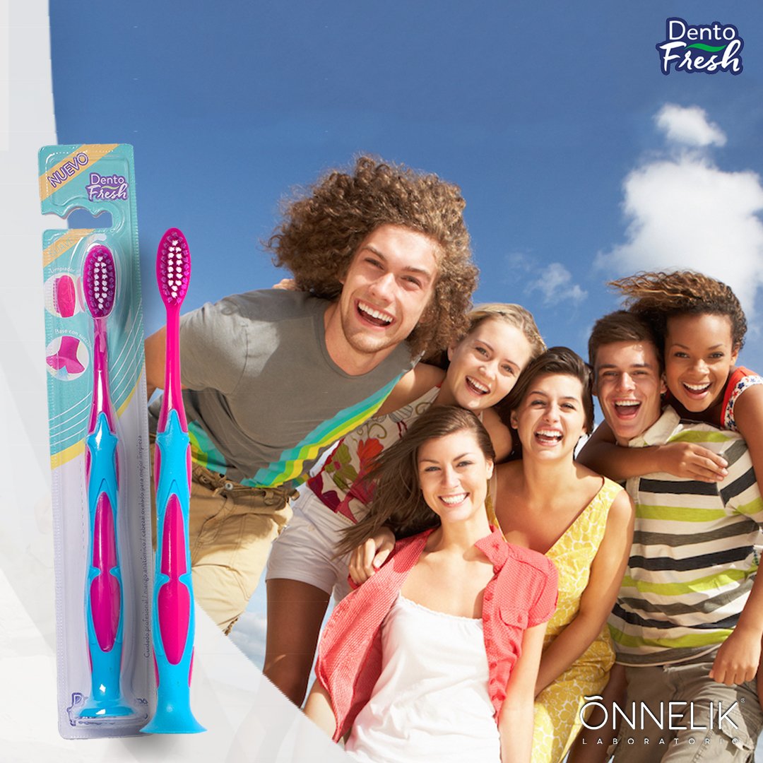 labonnelik's tweet photo. #ComfortSmile perteneciente a la línea #DentoFresh, es un cepillo dirigido a jóvenes y adolescentes pues su diseño es moderno y colorido https://t.co/Xxx6Y368w4