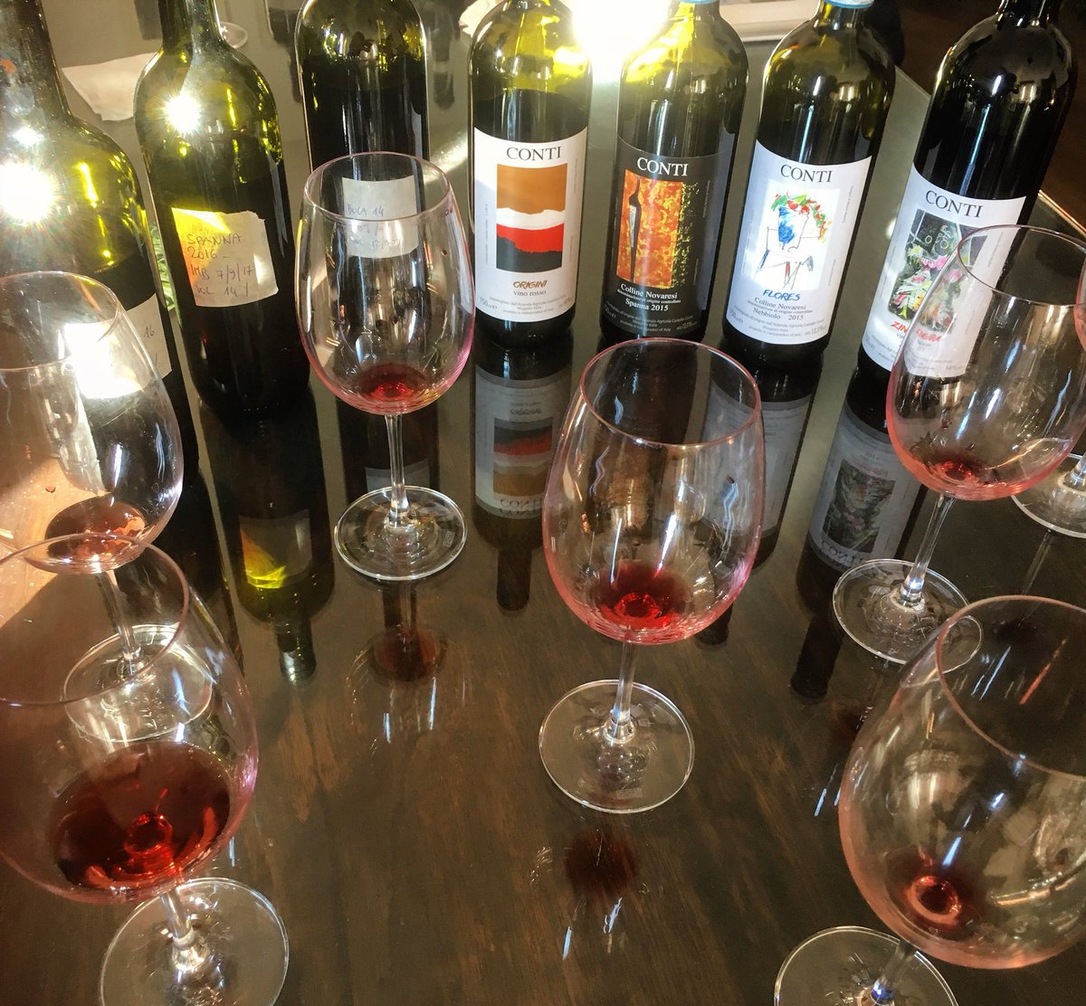 conti_paola's tweet photo. La #degustazione del giorno #tasting #castelloconti #bocadoc #nebbiolo #altopiemonte #nonsolonebbiolo #rosenthalwinemerchant https://t.co/YVpaFSYGNj