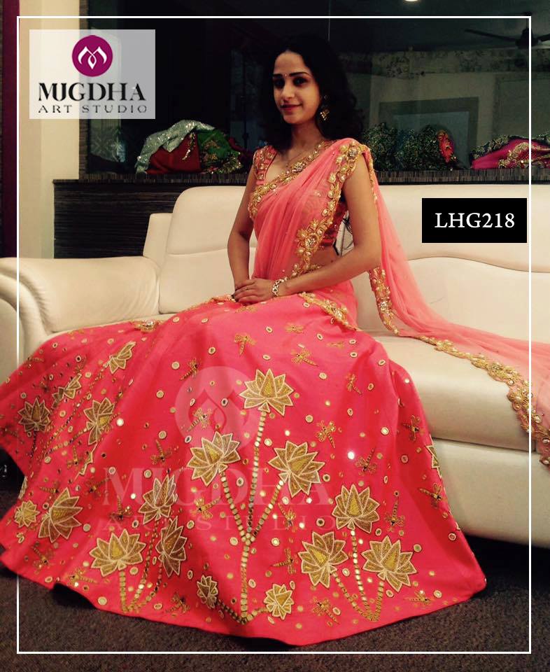 mugdhaartstudio's tweet photo. Exclsuive #bridal Collection From the House of #Mugdhas!
Something We have in-store Exclusively for our #NRI Bride to Best 
Product Code: LHG218
To Order with us : 
whatsapp +91 8142029190/ 9010906544 https://t.co/qQXVMe2E0l