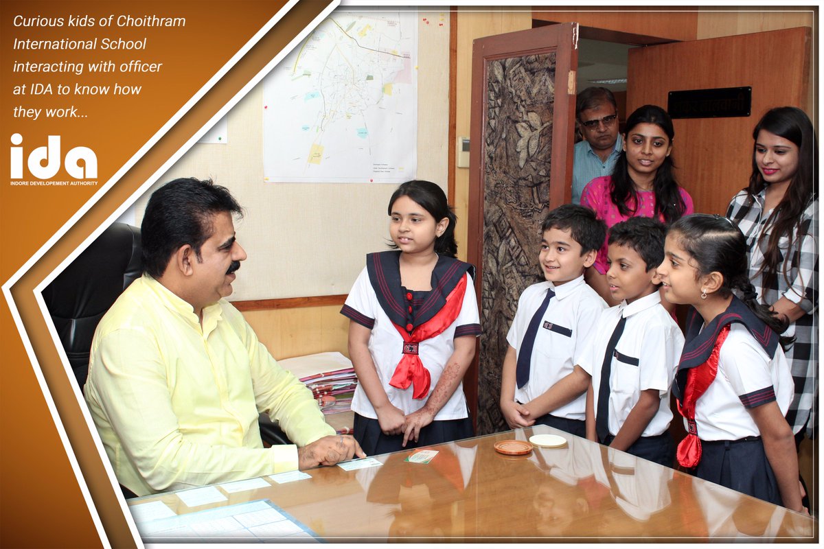 indoreida's tweet photo. Teaching generation of tomorrow a bit of government organization's working. @CMMadhyaPradesh #ChildrensDay @PMOIndia https://t.co/eXkiBj8q9L