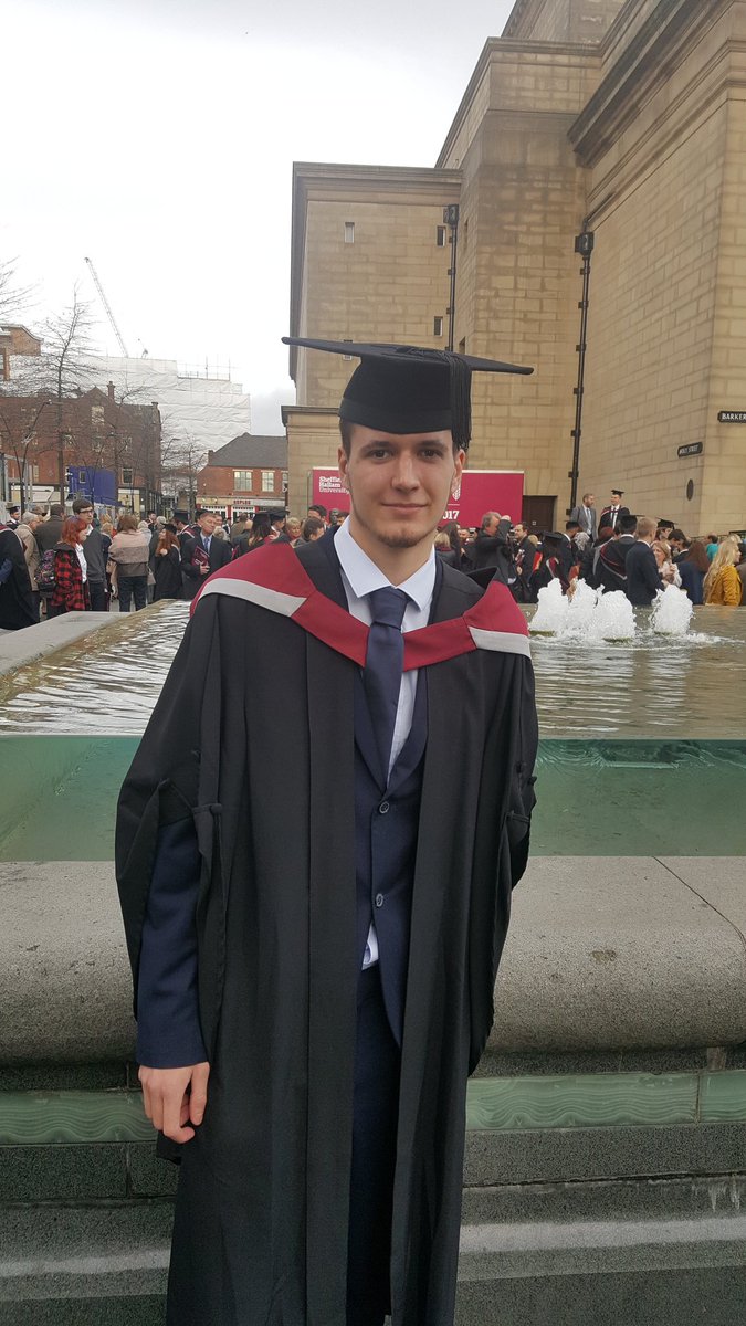 Leewee15's tweet photo. Graduation!!😀 #WeAreHallam https://t.co/wPiHcoRrl0