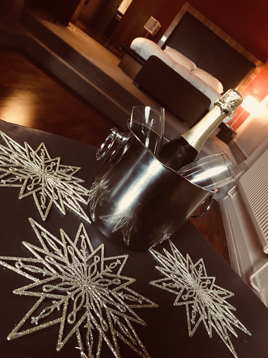 62CastleSt's tweet photo. Looking for that perfect Christmas gift for a special someone? Book one of our suites, and add some bubbly for a present you won’t forget... https://t.co/rAZ3nOlBz7