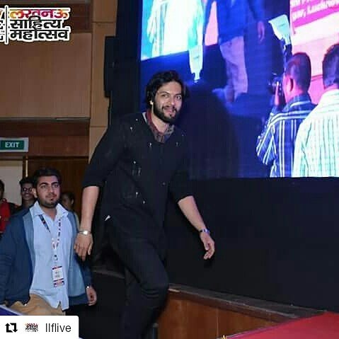Peeyooshh1's tweet photo. #LucknowSahityaMahotsav
#LucknowLiteratureFestival #LLF2017 https://t.co/3Zwzz5aRxF