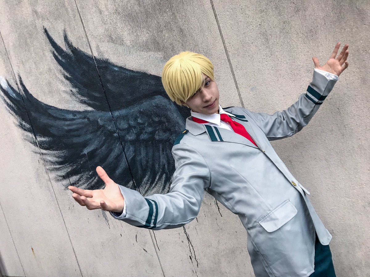 きょへ Twitter પર 先日のくらて文化祭にて ウォールアート くらて学園コスプレ文化祭