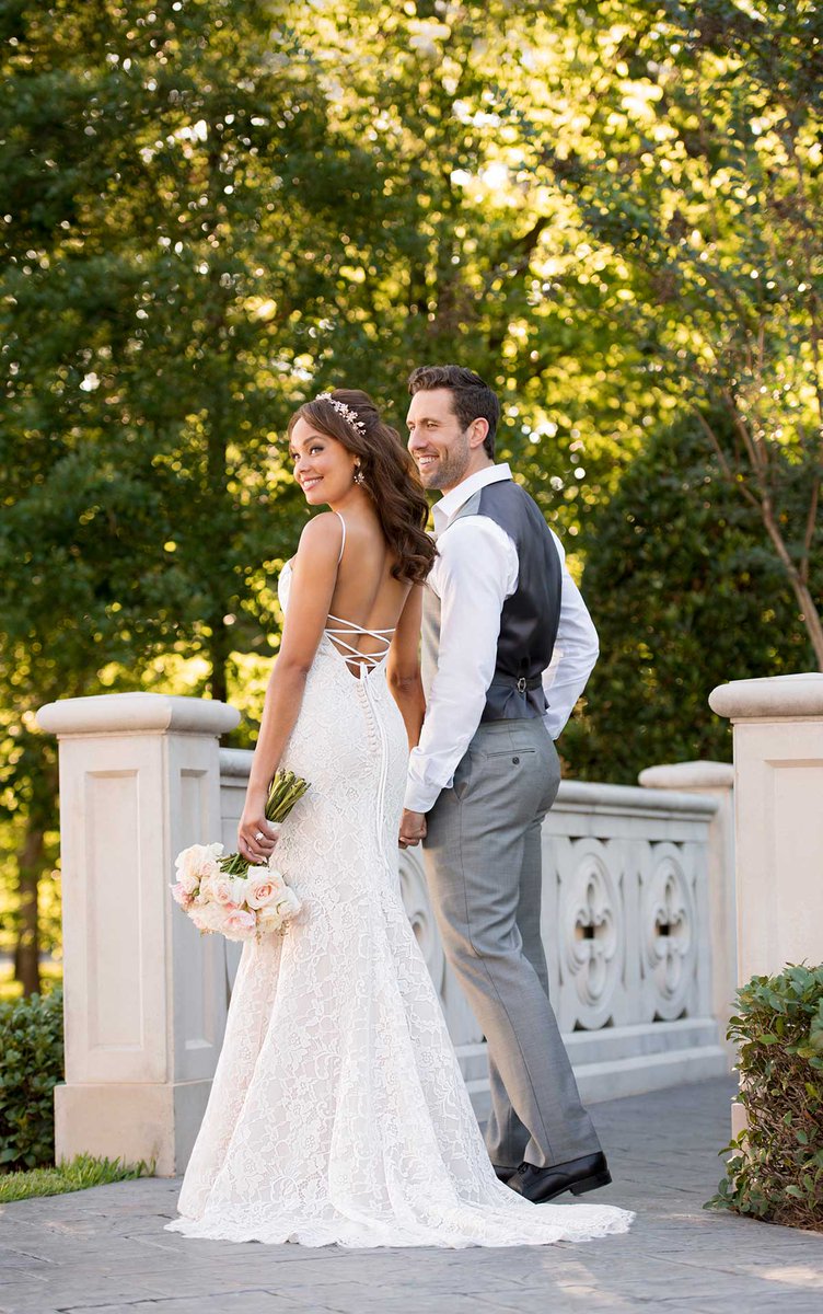 WonderlandBC's tweet photo. Having a serious Stella York back moment right now. 💗 #wonderlandbridal #backenvy #backlessdress #backlessweddingdress #stellayork #newarrival #stellayorkweddingdress #weddingsress #weddinggown https://t.co/W2UotixilN