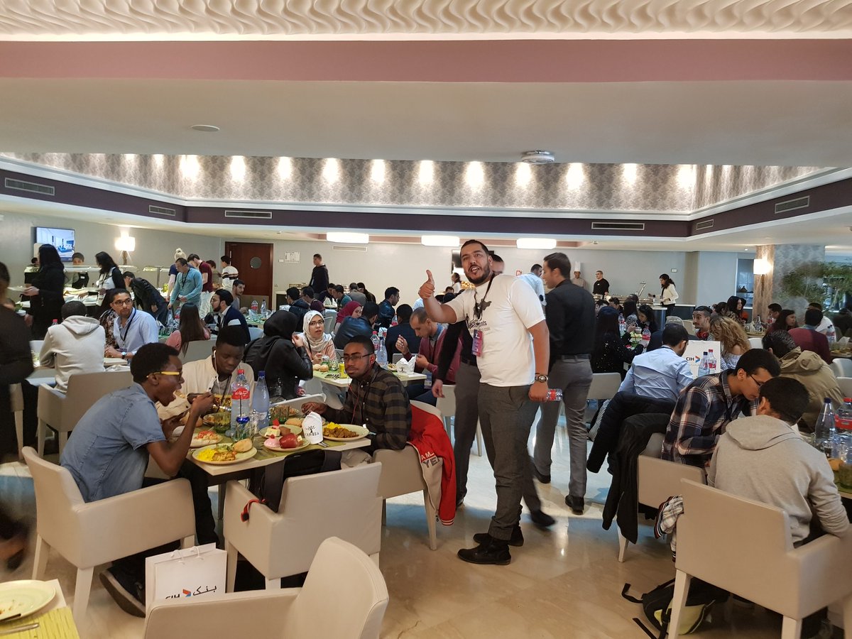 DevoxxMA's tweet photo. Lunch time at #DevoxxMA! No more Sandwichs ! #TheOnlyDevoxxWithoutSandwichs https://t.co/6hyfBoVFQA