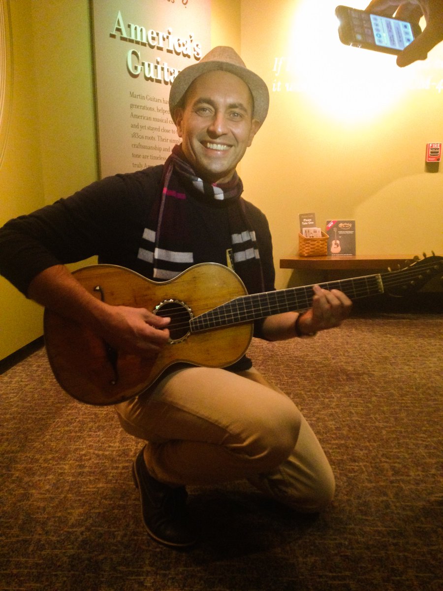 TomLumen's tweet image. Playing on a Martin guitar from 1834, million thanks to Dick Boak. #martinguitar #1834