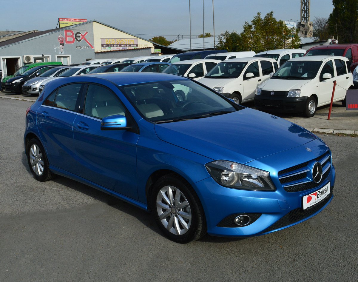 balkan_auto's tweet photo. Metalik plava boja ovog Mercedesa A180 CDI je 👌🎆
Više detalja: https://t.co/4hfvdJGzl0 #Mercedes #MercedesA180 #BalkanAuto #AutoPlac
Ostala ponuda: https://t.co/Qusk3aYYid
⛳ Posetite naš plac - Staro Sajmište, Novi Beograd
☎️ 066277000 ☎️ https://t.co/ApRoIzAC1u