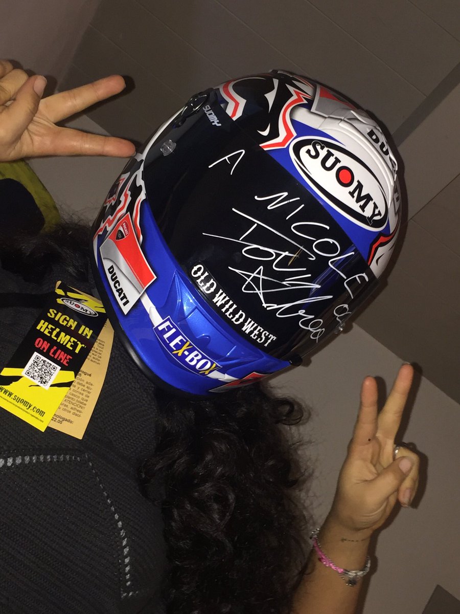 MasettiMaura's tweet photo. Welcome home @NicoleBovinelli   È grazie @AndreaDovizioso per questo Dono!!! Unico https://t.co/I1yXT4fed8