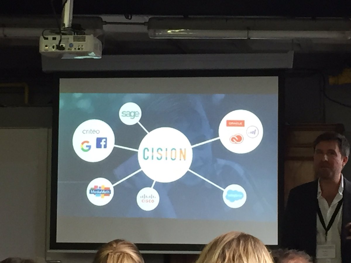 WHATFR's tweet photo. Tom Ritchie from @Cision about earned media & the Cision solution to help boost your #earnedmarketing #Commgres17 #strategy #marketing #pr https://t.co/3EVWwpS2q4