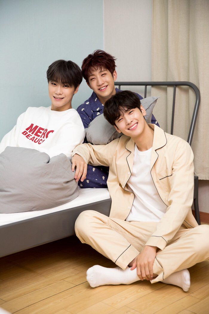 e_moonset's tweet photo. ❣️#아스트로 #문빈 https://t.co/1gtH9X8M8v
