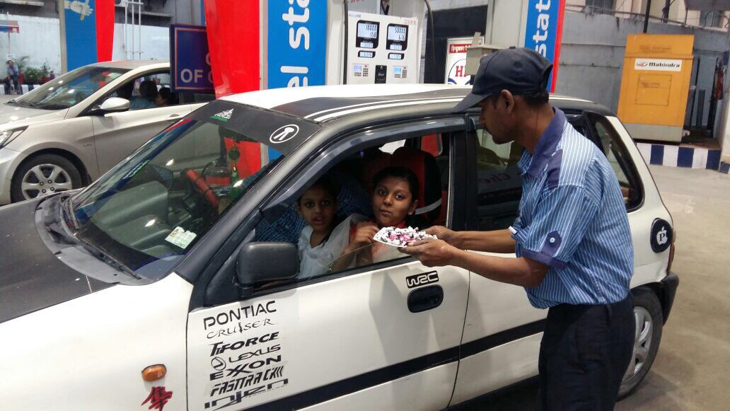 SupriyaDixit13's tweet photo. @HPCL pumps in Hyderabad today its kids time https://t.co/hXo6B7LLvT