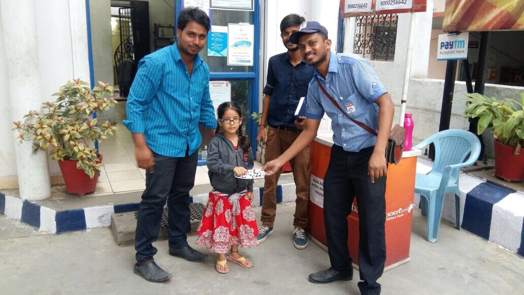 SupriyaDixit13's tweet photo. @HPCL pumps in Hyderabad today its kids time https://t.co/hXo6B7LLvT