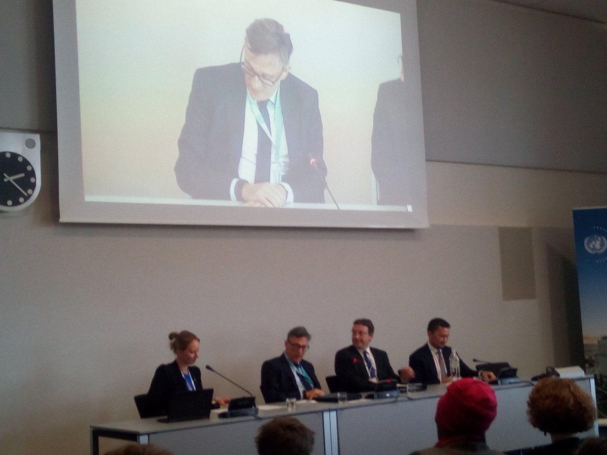PaulArmandMenye's tweet photo. Mr #Steimer, the #UNDP administrator interacting with #UNV personnel in #Bonn . https://t.co/vvftoSB49m
