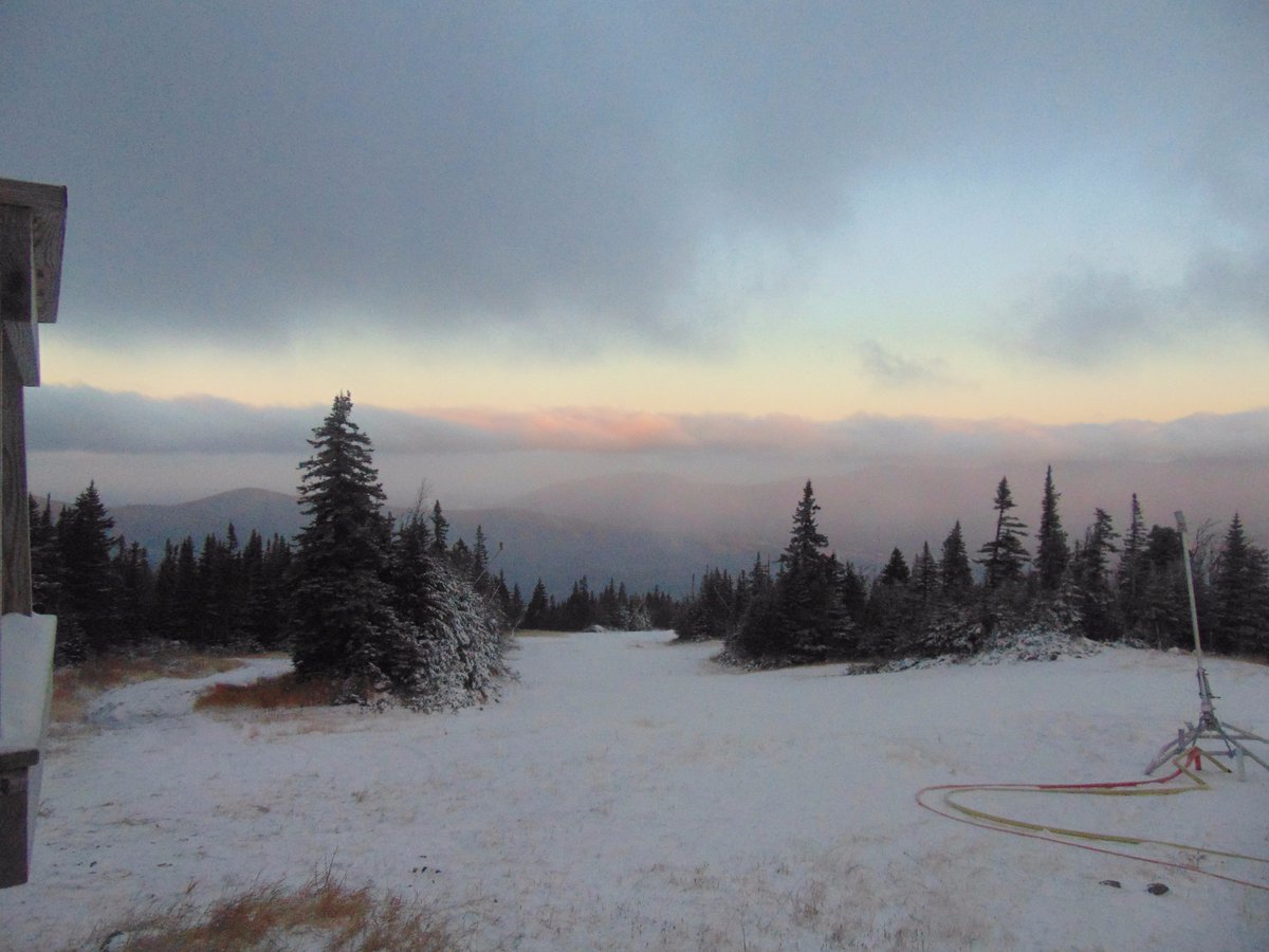 _HeatherCassidy's tweet photo. #perksofbeingasnowmaker https://t.co/qoLWmHwnj0