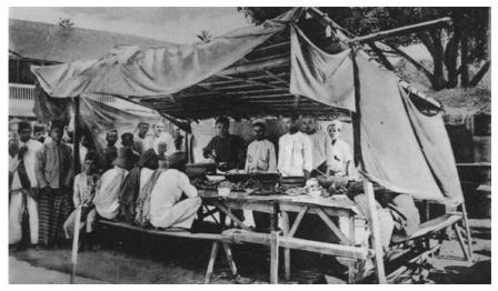 Sebuah Lapau Nasi <a href="/diPayakumbuh/">Info PYK & 50 Kota</a> 1911  | A.N.W.B. Toeristenbond voor Nederland