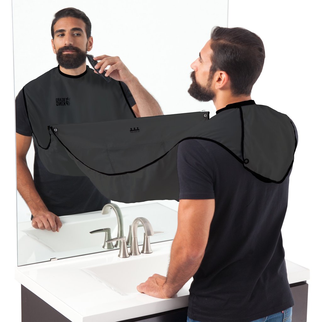 beardmindset's tweet photo. TIME SAVING: Catches your beard and hair trimmings while shaving. #BeardBib https://t.co/XEo3a9agnP https://t.co/ogYAemYlAK