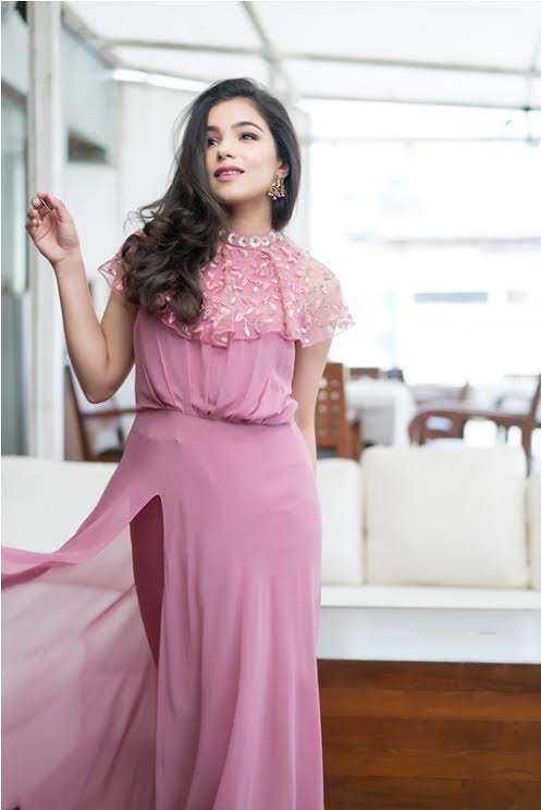 MallsMarket's tweet photo. #Designer label '#Riraan' by talented duo designers #RikitaPujara &amp; #RatnaShah is all set to #showcase their latest collection #TheTrousseauTwist at #StylecrackerBorough in #Mumbai 

https://t.co/bTOT3hNpSw

#Shopping #Fashion #Trousseau
#Fashionistas #Shopaholics
#InstaFashion https://t.co/iTeJRMByjM