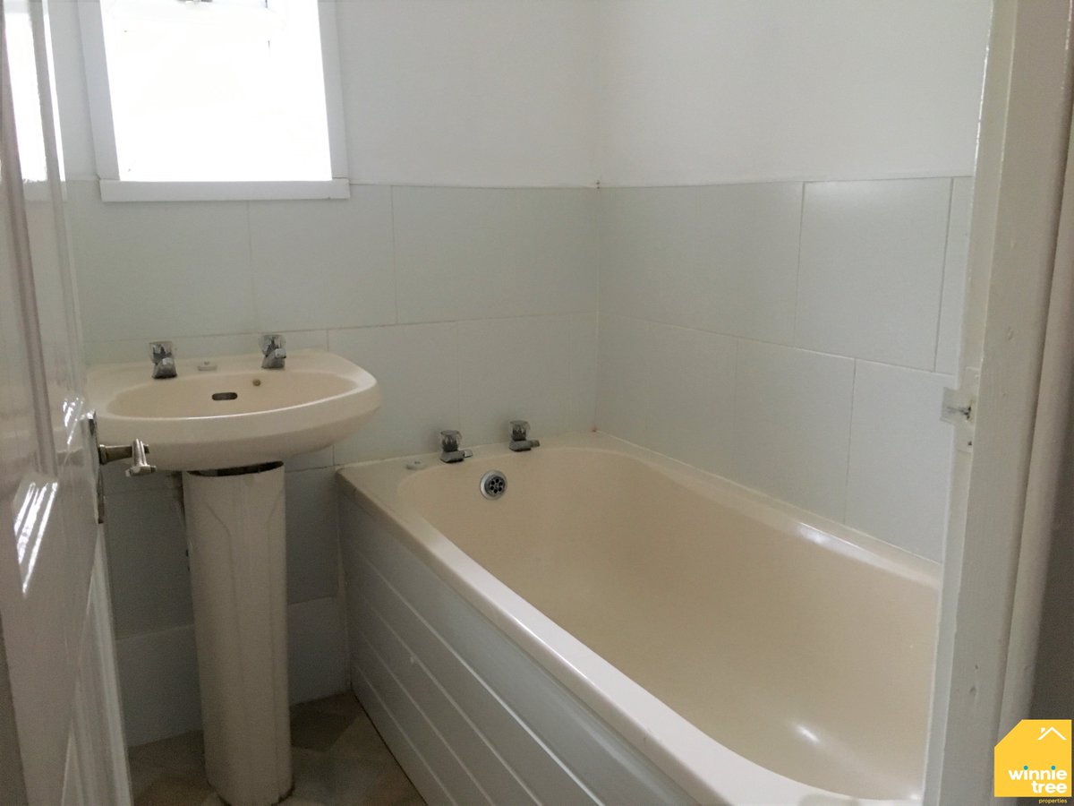 WinnieTreeBPOOL's tweet photo. #NEWPROPERTY #FORRENT #4BEDROOM #MIDTERRACE #MILBOURNESTREET
💎Milbourne Street, Blackpool, FY1💎4 Bedroom Mid-Terrace💎
🗝️Rent: £563.34 PCM🗝️Bond: £500
🏡DSS/HB: Accepted🏡Pets: Considered🏡Children: Accepted
Call us on 01253 304309 today for a viewing! https://t.co/XgAYFODxdJ