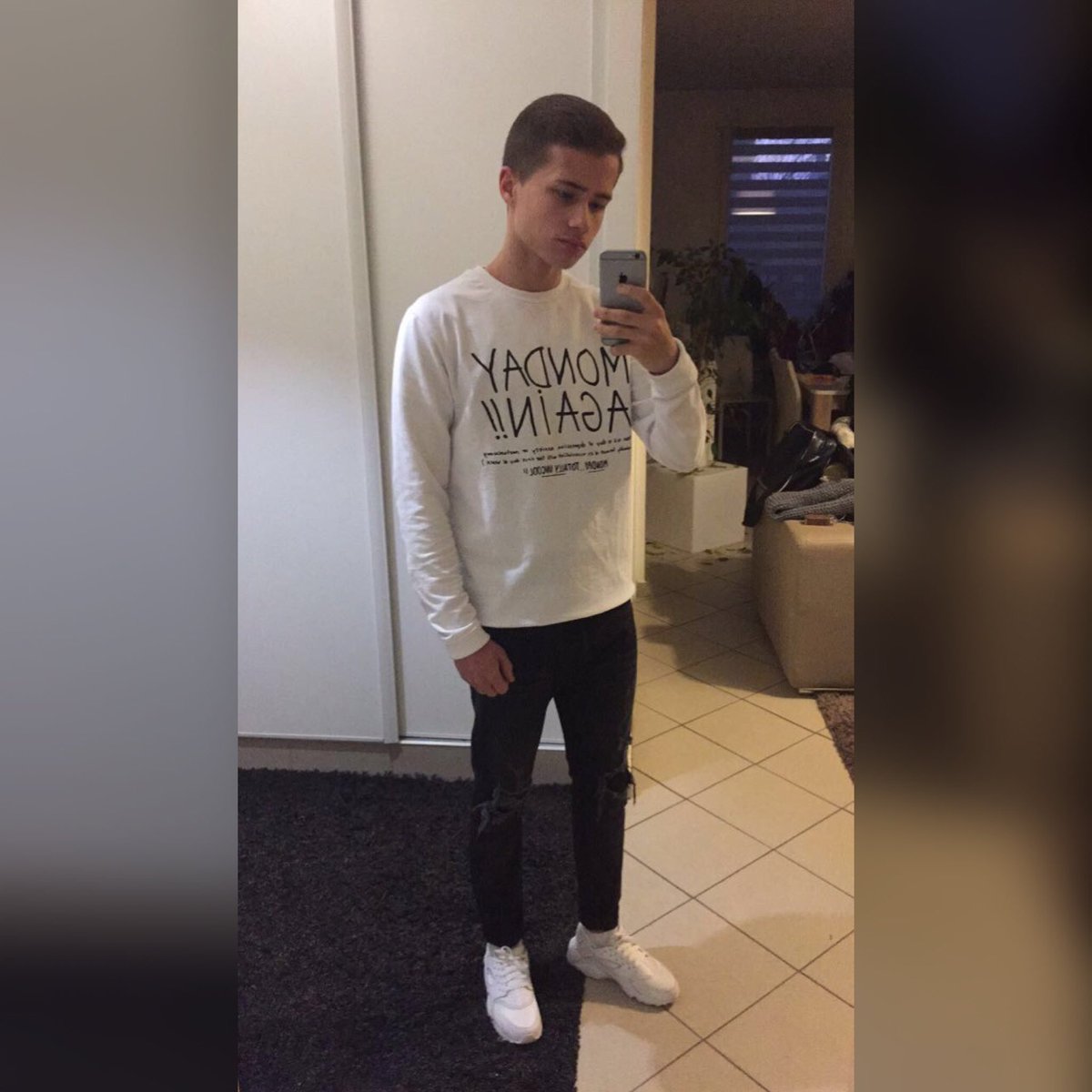 DrtStvn's tweet photo. #smallGuyTwitter 1m68, je riposte au #TallGuyTwitter ππ https://t.co/FqYLuCAq4U