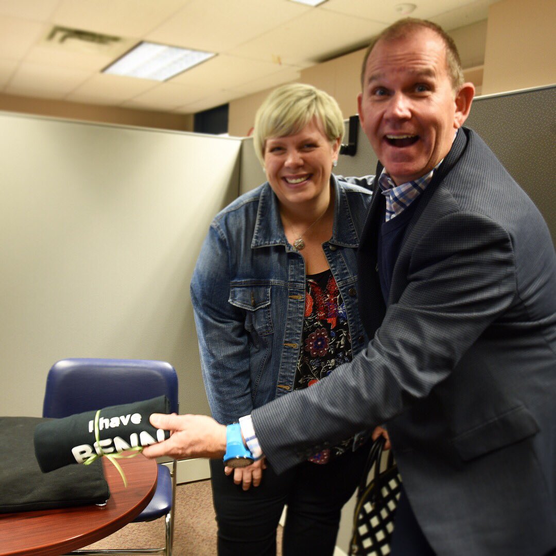 Clark_Marketing's tweet photo. Celebrating the launch of BENN (Building Employment Networks Niagara) with some draws and giveaways!
#BENN #BuildingNiagara #dssab #socialservices #employment #training https://t.co/6Efwj1kXxX