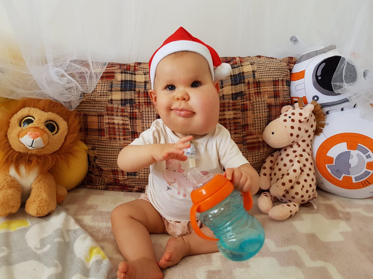 Amy_Le_Roux's tweet photo. Thank you so much @Qantas for allowing us to go into the qatasclub section in Brisbane on our latest medical trip for our baby girl. It was beyond appreciated and we were able to get something in our bellies before heading back to Emerald! #trachbaby #cystichygroma #lcch #qantas https://t.co/AeD3HvcgcL