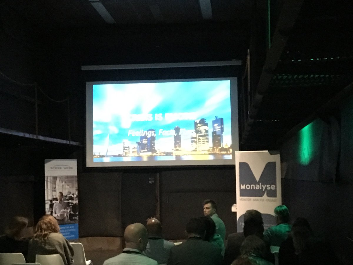 monalysetweet's tweet photo. Spanning in de zaal stijgt, presentatie van @Gertho55 en @dongjon staat op het punt van beginnen! Feeling, Facts en Fixes! #Commgres17 #data #crisis #spannend https://t.co/p0qt8Q9BrY
