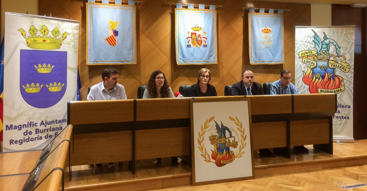 Presentación de los actos para el 75 Aniversario de JLF. Este sábado 18 en evento principal. Un día para reencuentros y vivencias. #falles2018 #Navarrofotógrafos