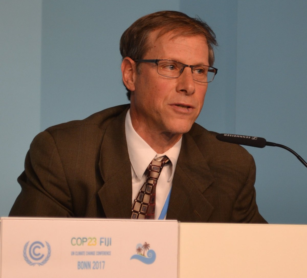 GlobalClimateAP's tweet photo. Key to successful private resource mobilisation for #climateaction is getting markets, financial instruments, private sector partnerships right - Ron Benioff #LEDSGP at #COP23 @NREL https://t.co/APLyBSBbRv