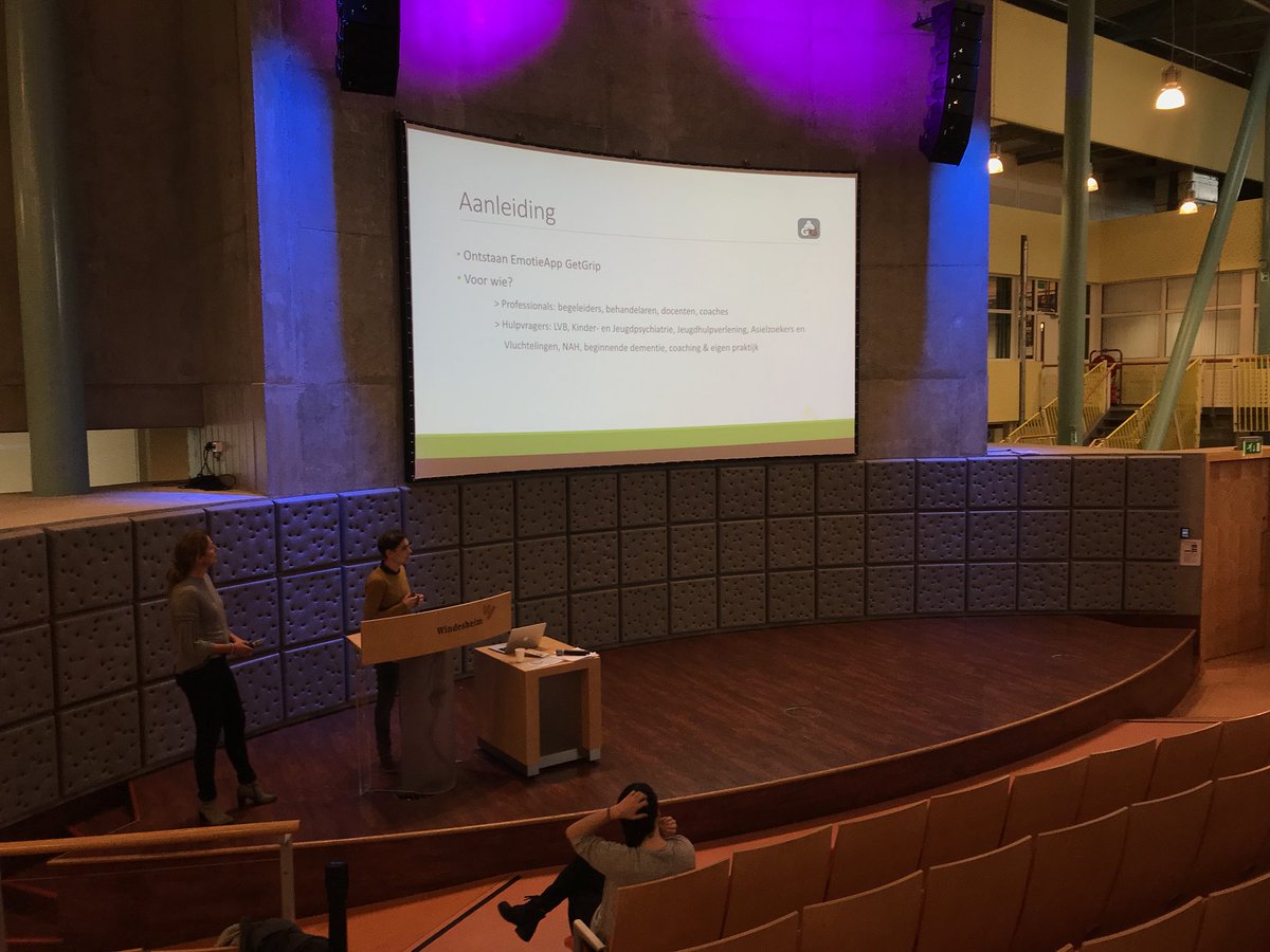 calo_moves's tweet photo. Vandaag de officiële introductie van de App GetGrip in ons PMT onderwijs! #trots op dat het ons gelukt is. #blended #behandelen #learning https://t.co/xYpZ8LZv8x