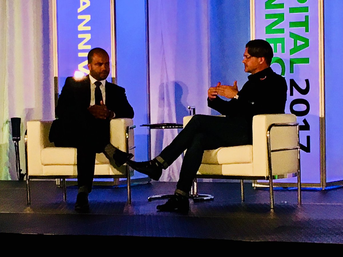 chasethisnow's tweet photo. Investing in Canada’s innovation economy is our way forward - @SchwartzPJ @ACG_Toronto #CapitalConnection2017 https://t.co/pKLJQ5oGbC