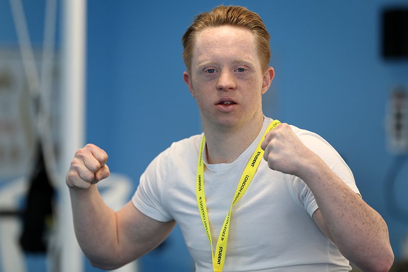 Swim_England's tweet photo. Check out this story of Billy winning 11 gold medals at the Downs Syndrome International Swimming Organisation European Championships:
https://t.co/NfT0bt35ri
What a well deserved winner and an inspiration to us all! 
Shows just how important fair classification in Paralympics is https://t.co/3uPqMdxVqS