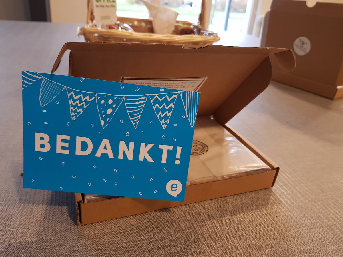 Embrace_Cloud's tweet photo. Hebben jullie de brownies al op? Wij wel π #Embrace200 #EmbraceParty https://t.co/s9Sc74ywqz