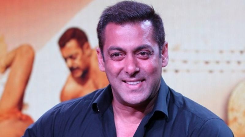 imravikumarroy's tweet photo. #SalmanKhan adopting a #Singer & #actor #WimHoste On #ChildrensDay
Here is that #Child https://t.co/QAXctuAELT
#Bollywood #Padmavati #CaringIsEzee #NandiAwards #IITF2017 #RememberingNehru #KisanKiLoot #RisingMP #ModiForeignPolicyWin #DubaiMotorShow #News #ViralNews #ViralVideo https://t.co/Kvti7A1aJk