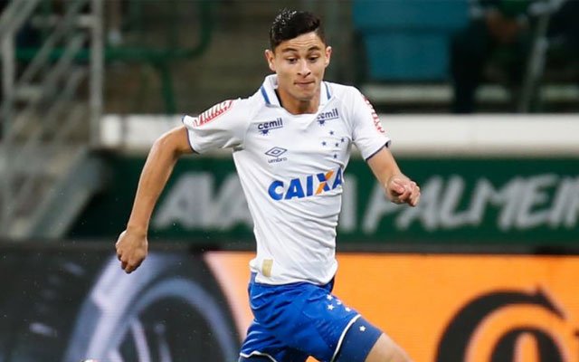 ColunadoFla's tweet photo. Flamengo teria oferecido R$ 15 milhões por Diogo Barbosa - https://t.co/EoIOBMdR96 https://t.co/2Nb8TKxGjY