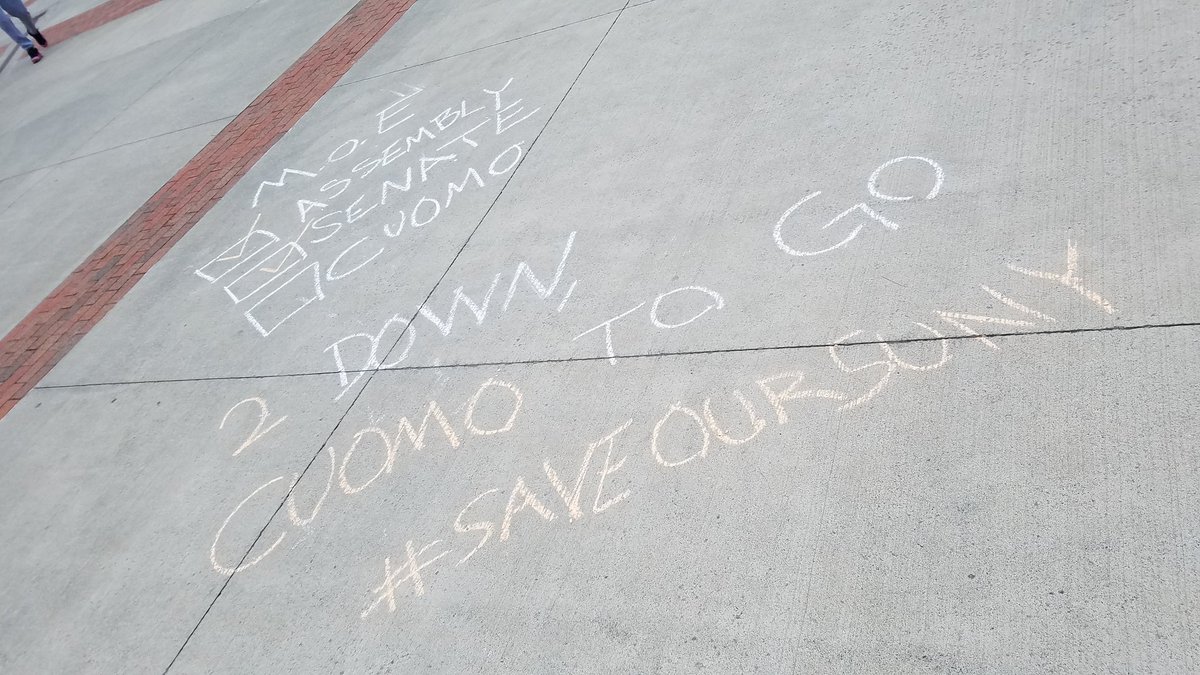 BillieGoatGolan's tweet photo. I lay my dreams down on the ground. Tread lightly because you tread on my dreams. @nystudentsrise
#SAVEOURSUNY
#MoneyOwedtoEducation
#MOE4SUNY #MOE4CUNY
#2DownCuomoToGo
#RealCollege https://t.co/87acwuAATG