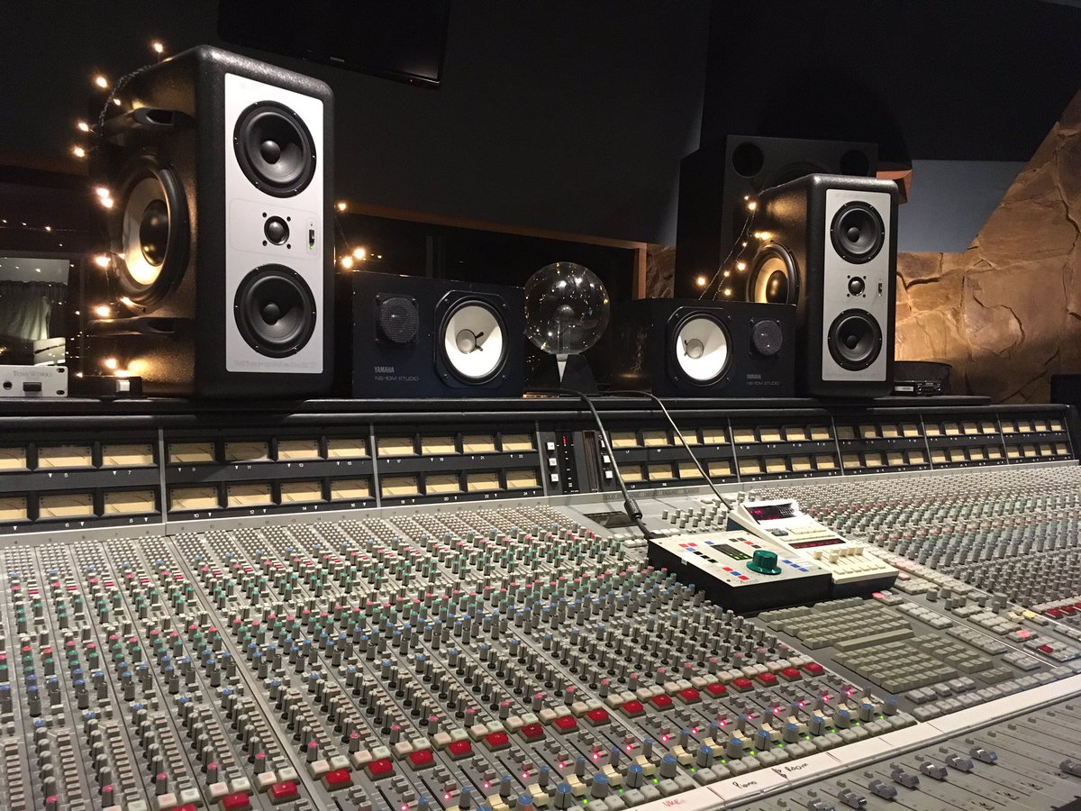 Studio 1 feeling good this morning! Exciting session and efficient workflow - classic Tuesdays. #lovelystuff #livingstonstudios