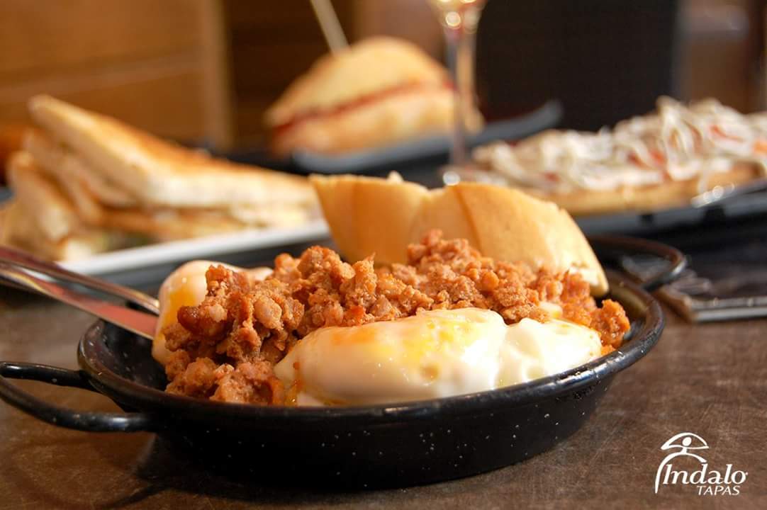 IndaloChueca's tweet photo. Si cuando piensas en una #tapa no te viene una como esta a la cabeza, ¡es porque hace tiempo que no nos visitas! 😜👌 https://t.co/MLoSwlfpPj
